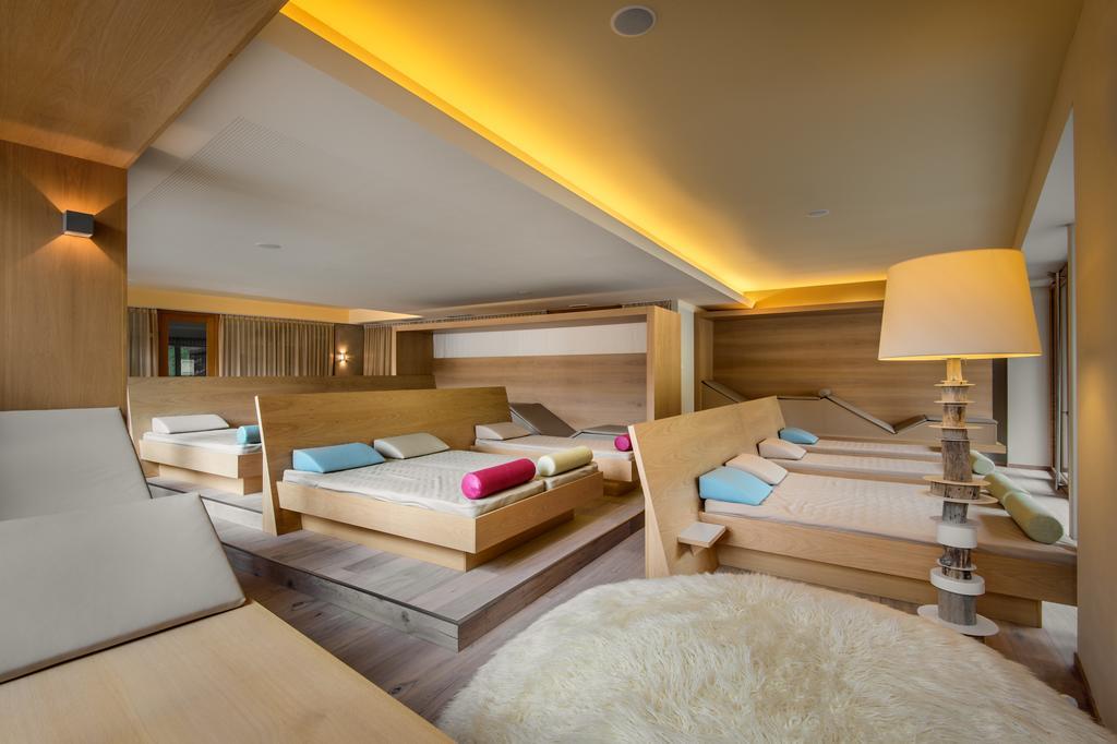 Hotel Diamant San Cassiano  Exteriör bild