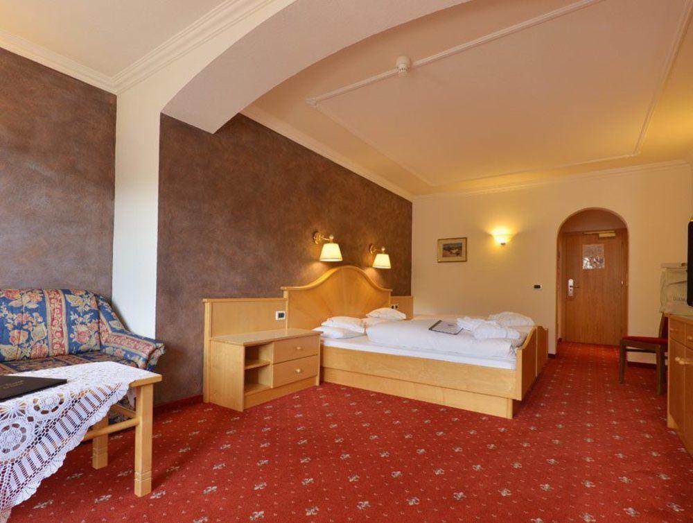 Hotel Diamant San Cassiano  Exteriör bild