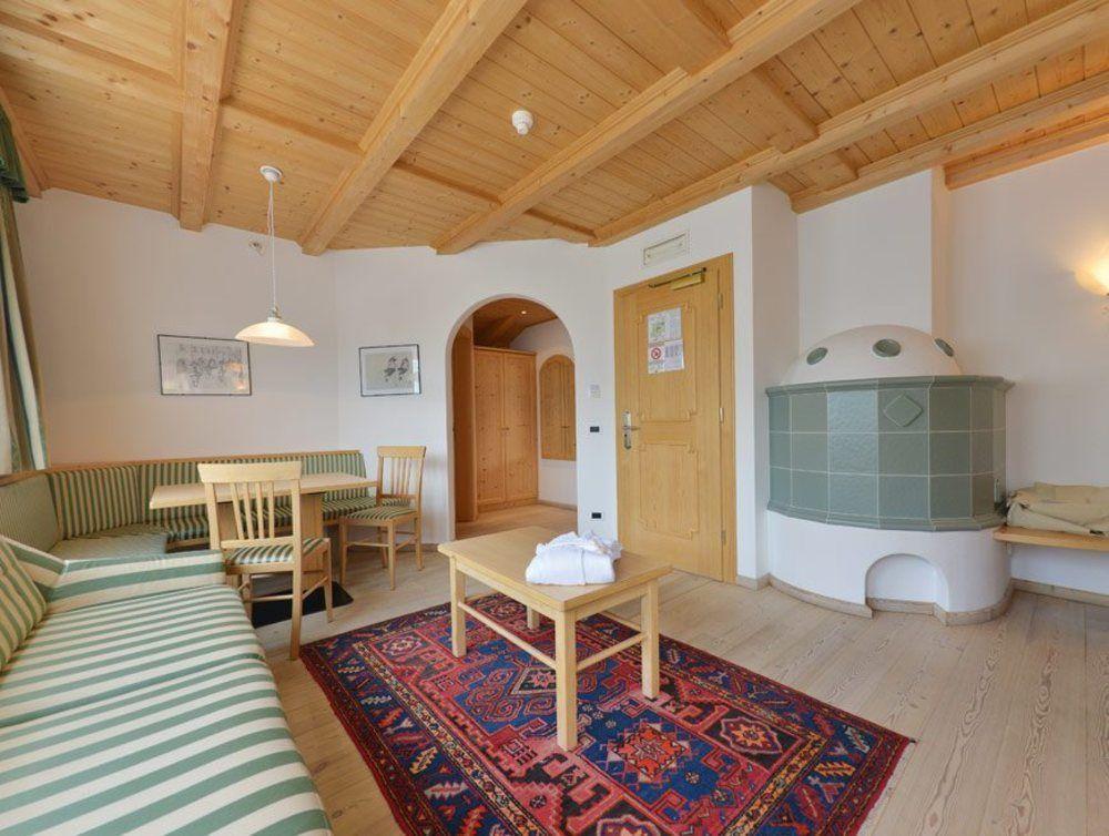 Hotel Diamant San Cassiano  Exteriör bild