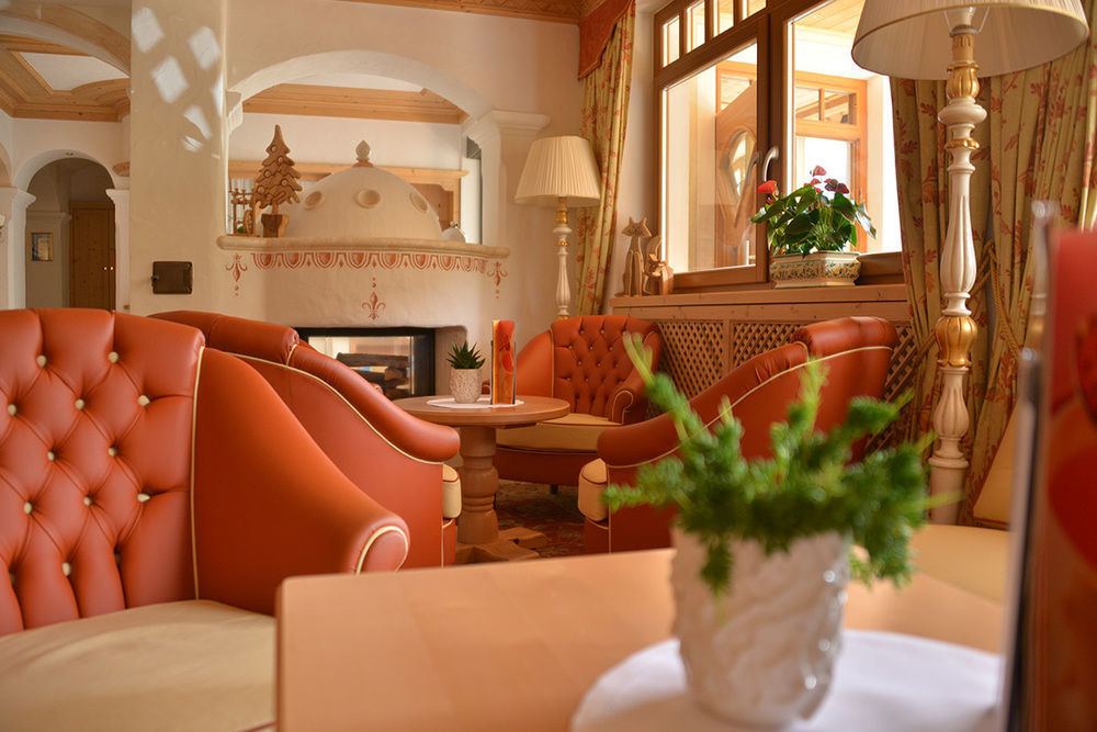 Hotel Diamant San Cassiano  Exteriör bild