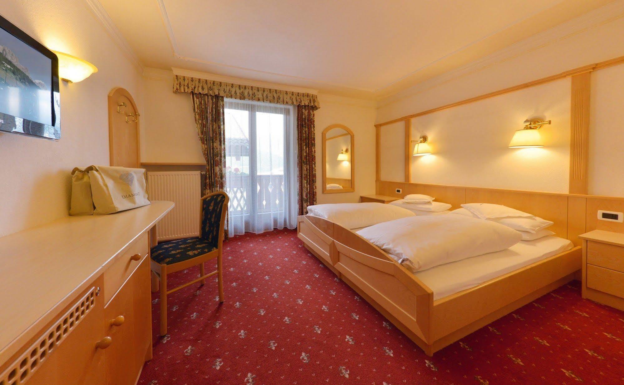 Hotel Diamant San Cassiano  Exteriör bild